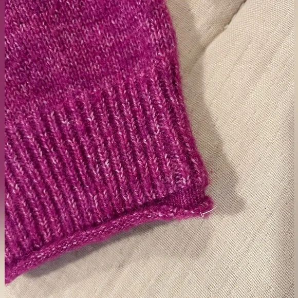 Lucky Brand Fuchsia V-neck Sweater Small Petite - Picture 12 of 14